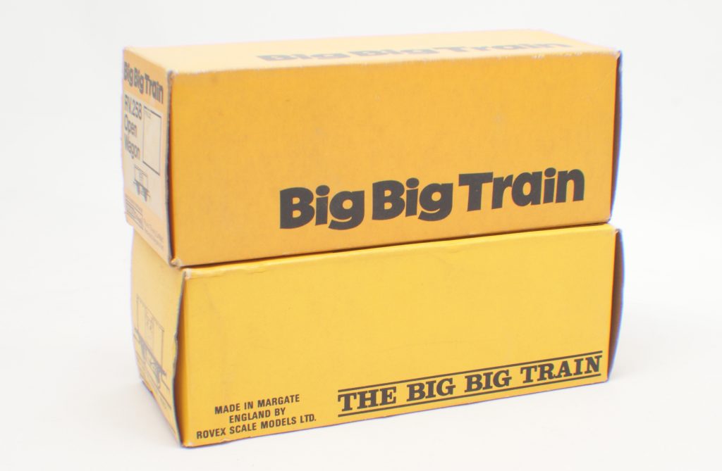 Big Big Train RV258 2 logos 1