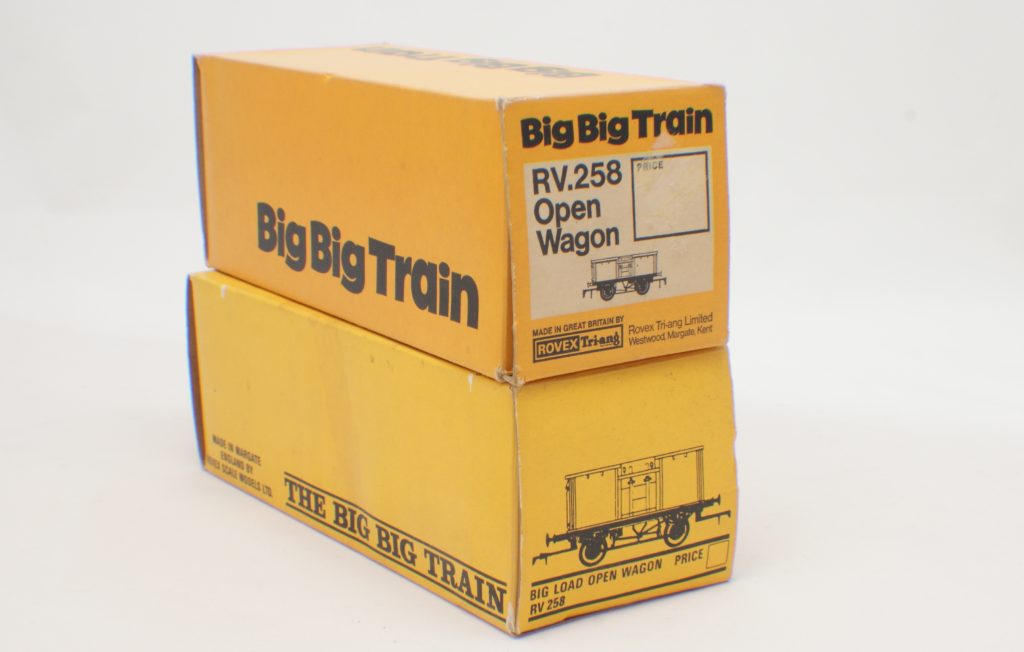 Big Big Train RV258 2 logos 2