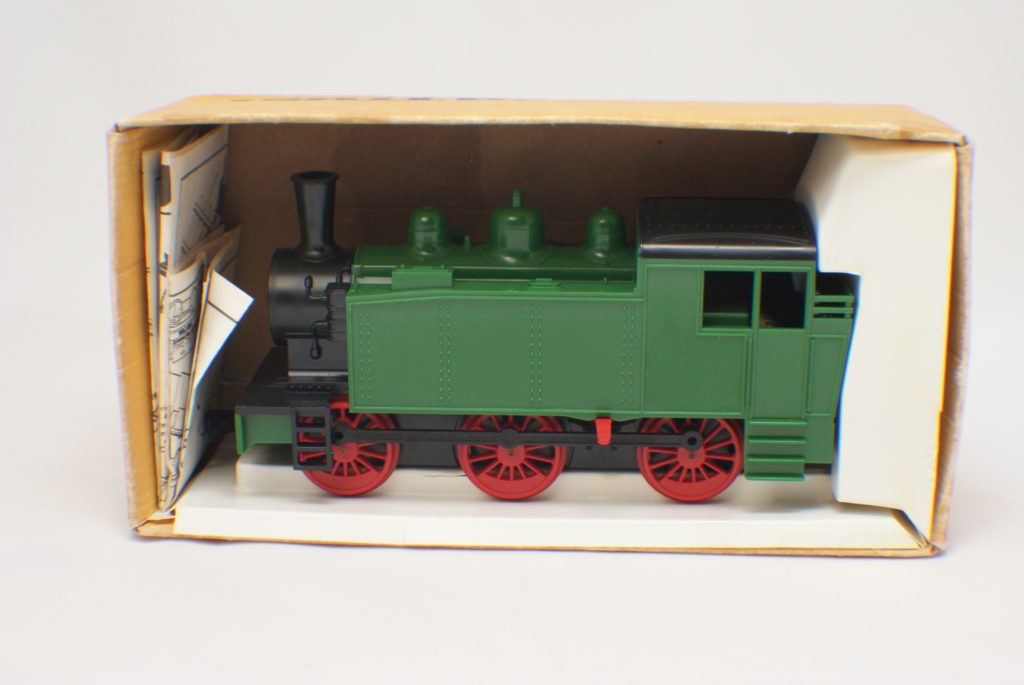 Big Big Train RV262 boxed 1
