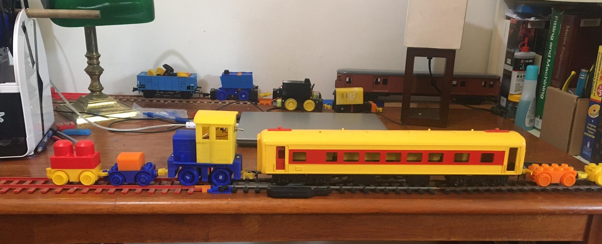 Mixed traffic on Lima and Big Big track